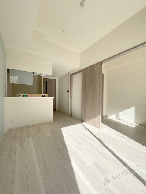 居室・リビング　ホワイトベースで明るい内装♪