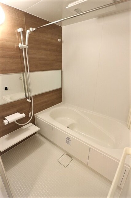 バス・シャワールーム　バスルーム