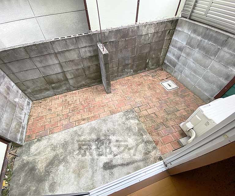 バルコニー　コンパクトなバルコニですね。