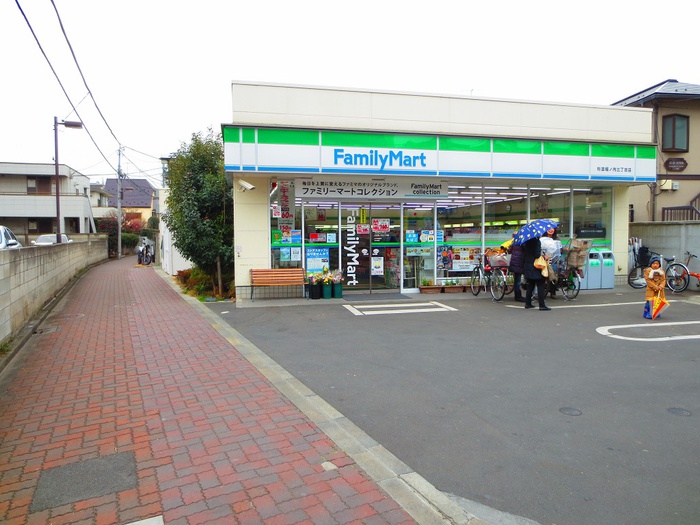 コンビニ　ファミリーマート杉並堀ノ内３丁目店（コンビニ）まで400m