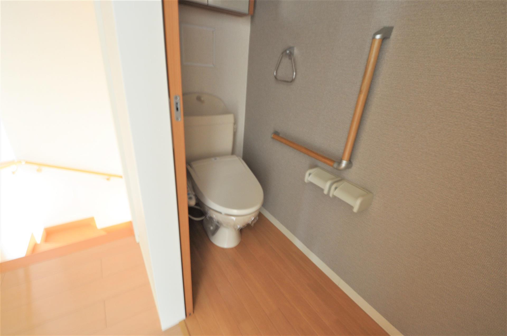 トイレ　ウォシュレット仕様のトイレ