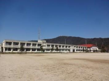 小学校　牟礼南小学校（小学校）まで574m