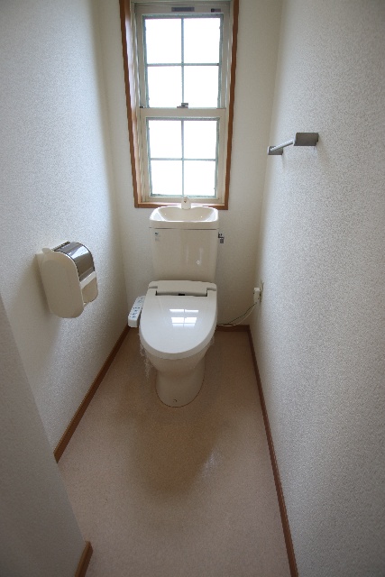 トイレ　※別室の参考写真の為、現況優先です。