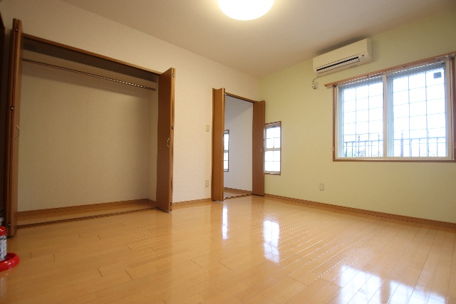 居室・リビング　※別室の参考写真の為、現況優先です。