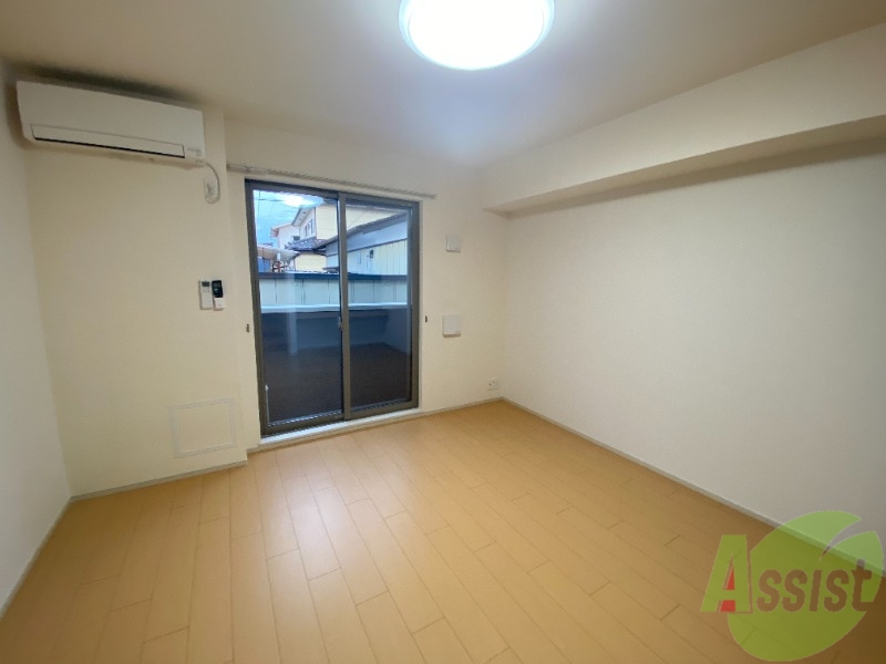 居室・リビング　こちらはリビングです。明るくていいですね。