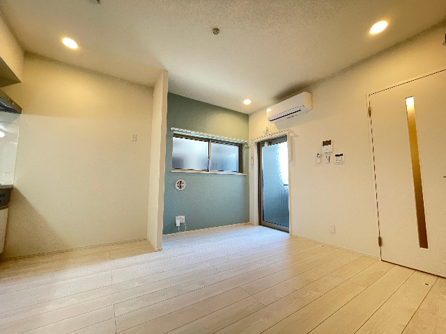 居室・リビング　リビング　エアコン二基付き