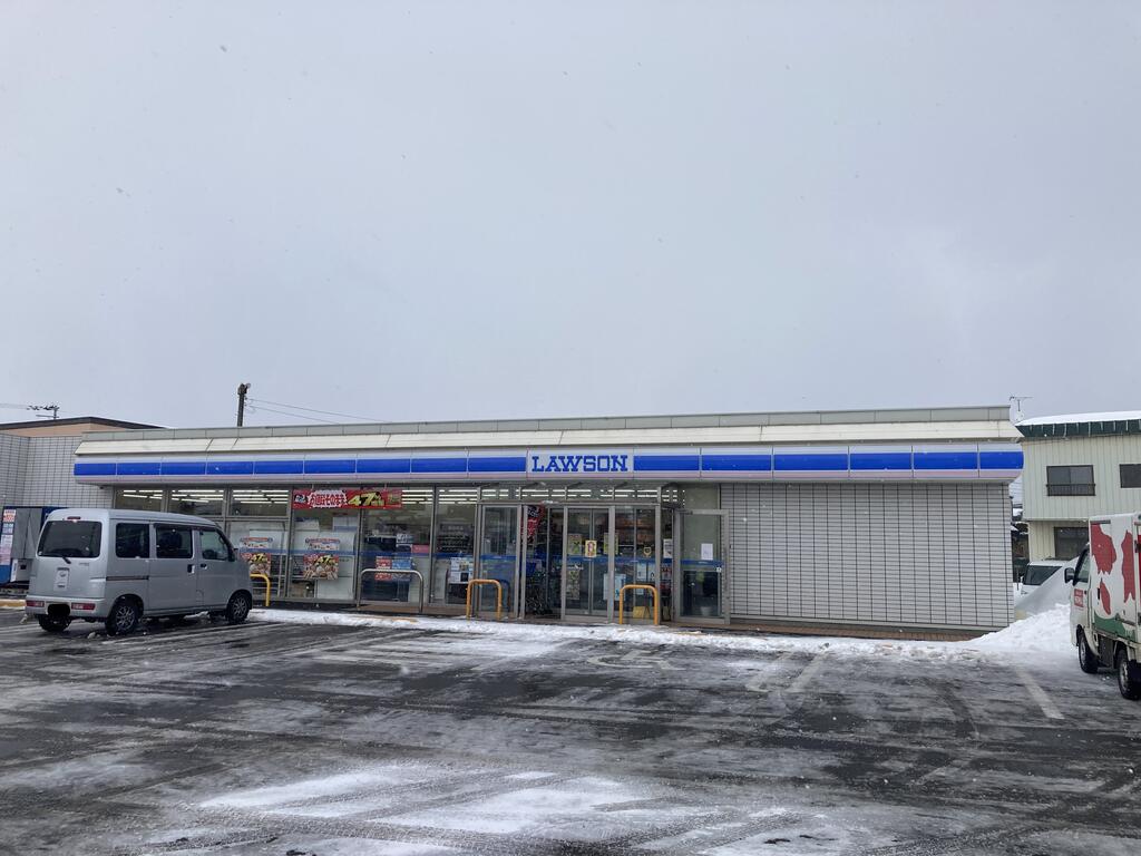 コンビニ　ローソン北秋田住吉町店（コンビニ）まで356m