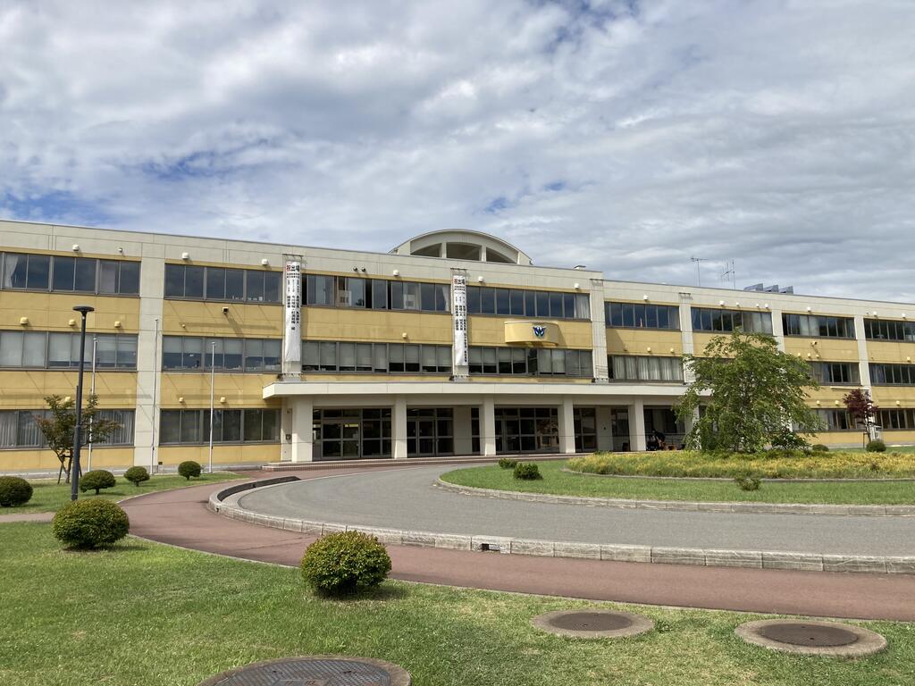 高校・高専　秋田県立秋田北鷹高校（高校・高専）まで607m