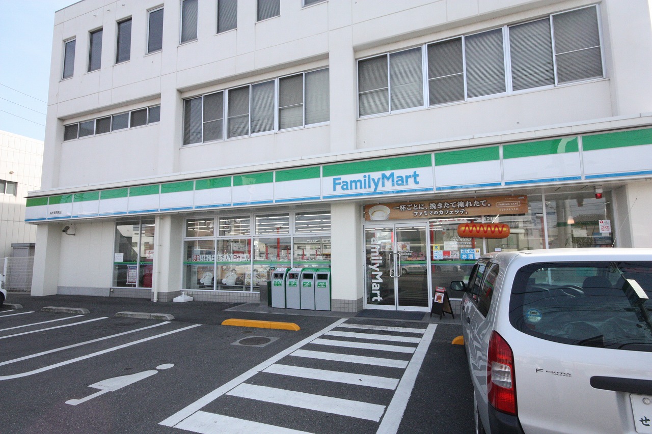 コンビニ　ファミリーマート高松香西東店（コンビニ）まで365m