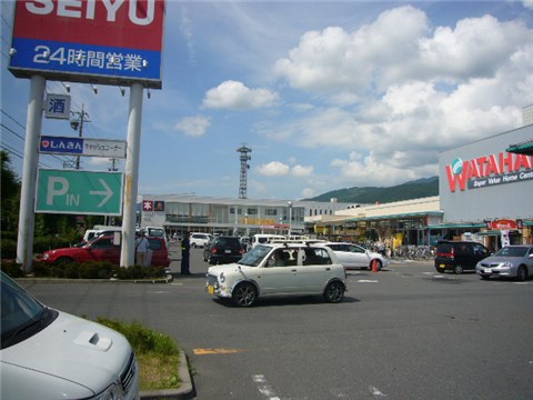 その他　ＴＳＵＴＡＹＡ徒歩６分。西友も近くです。