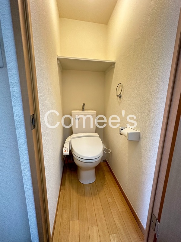 トイレ　温水洗浄便座