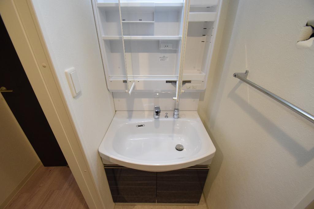 洗面設備　洗髪洗面化粧台