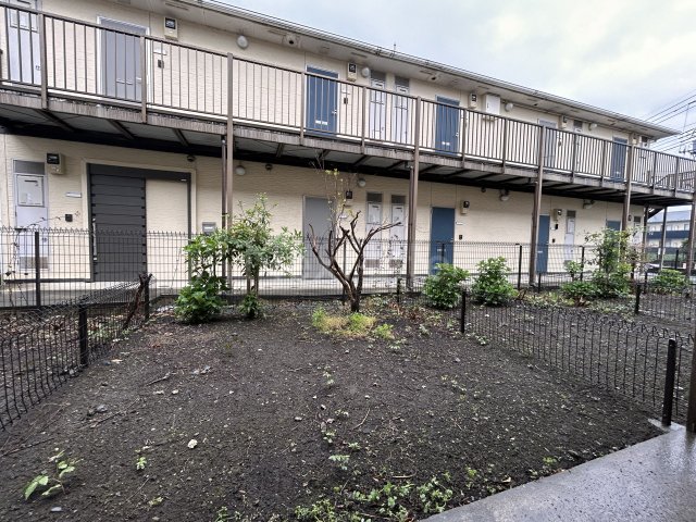 庭　フジメイトB棟 105