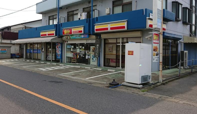 コンビニ　ニューヤマザキデイリーストア鷲宮駅東口店（コンビニ）まで680m