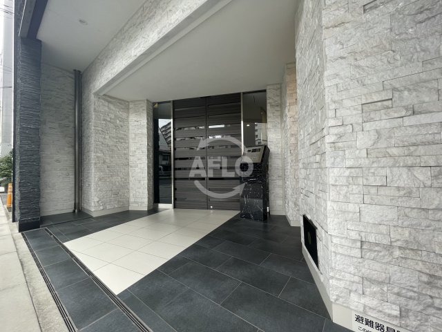 エントランス　アドバンス西梅田ラシュレ　エントランス