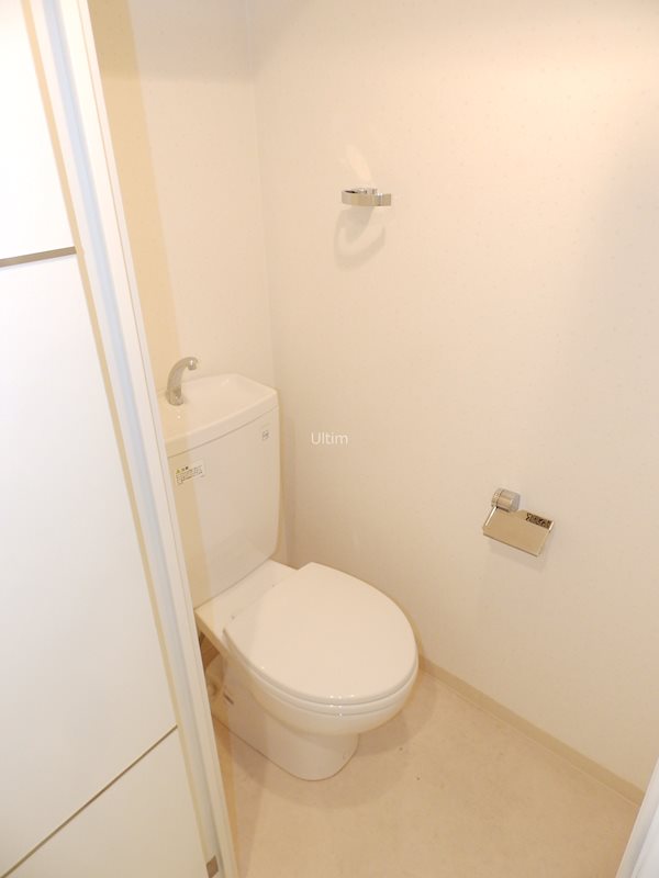 トイレ　※別のお部屋のお写真です。御参考までに。