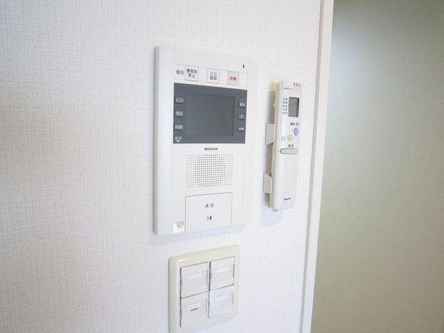 セキュリティ　TVモニター付きインターホン