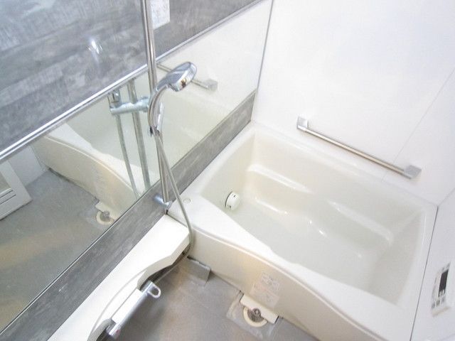 バス・シャワールーム　追い焚き・浴室乾燥機付き