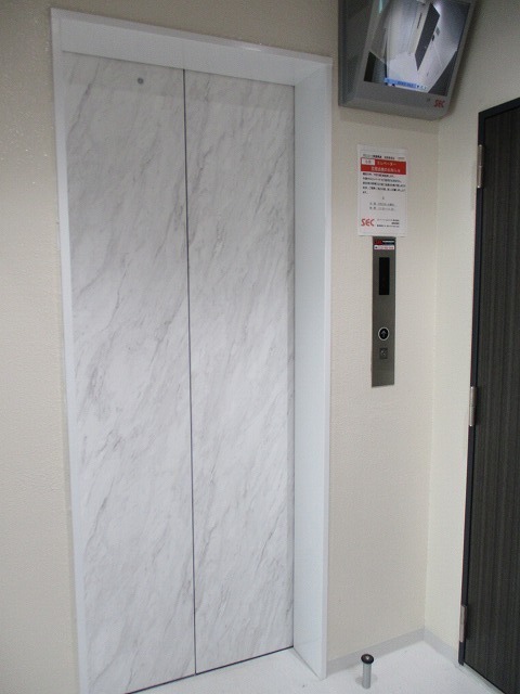 その他共有部分　防犯カメラ付きエレベーター