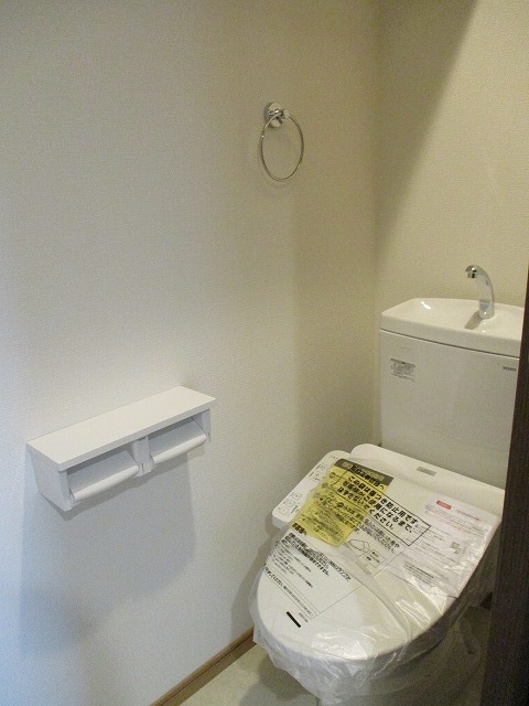 トイレ　洗浄付便座