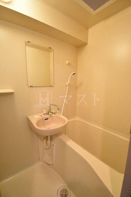 バス・シャワールーム　※他号室写真参考