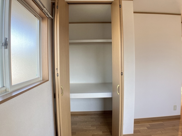 居室・リビング　※補修前の参考画像の為、設備等は現況優先。