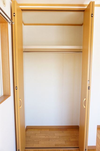 収納　※補修前の参考画像の為、設備等は現況優先。