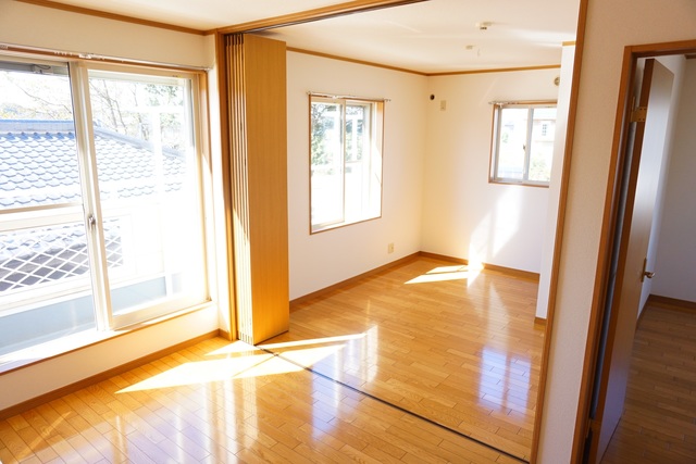 居室・リビング　※補修前の参考画像の為、設備等は現況優先。