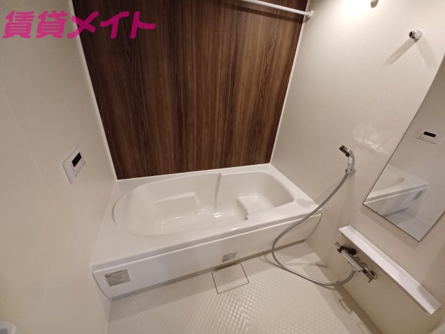 バス・シャワールーム　同型参考写真