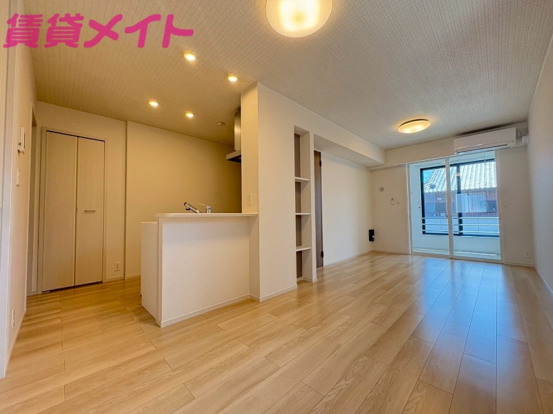 居室・リビング　同型参考写真