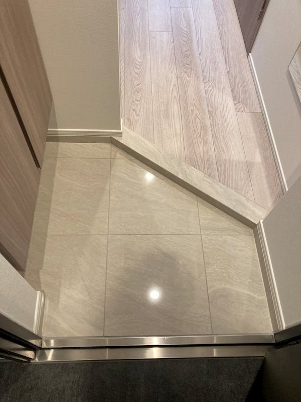 玄関　※参考写真