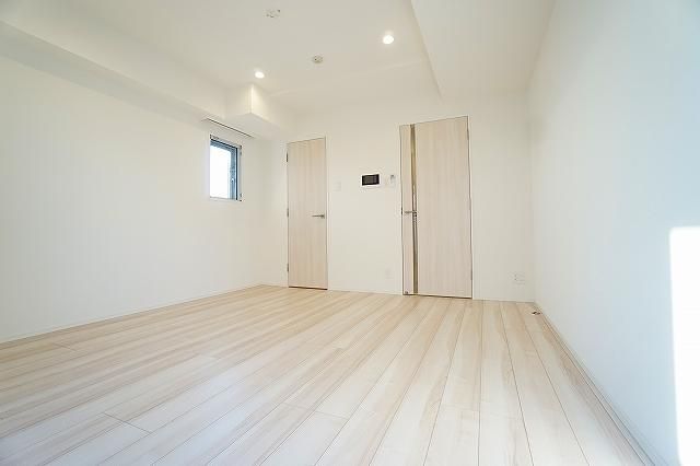 居室・リビング　こちらの居間で趣味の時間をお楽しみください