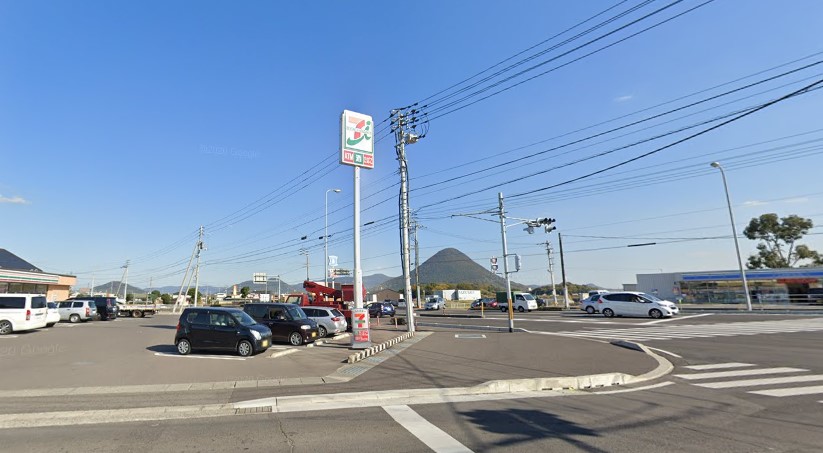 コンビニ　セブンイレブン丸亀柞原町店（コンビニ）まで212m