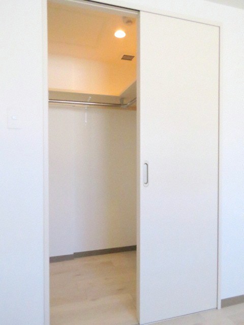 収納　ウォークインクローゼットです♪