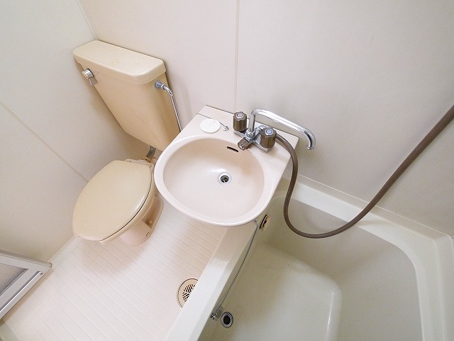 洗面設備　脱衣スペースもあります