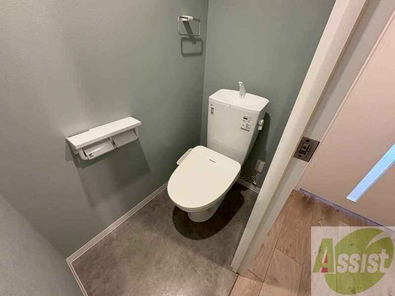 トイレ　シャワートイレになっているので快適です！