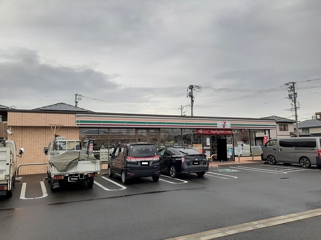コンビニ　セブンイレブン寺家町店（コンビニ）まで500m