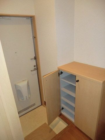 玄関　シューズボックス完備