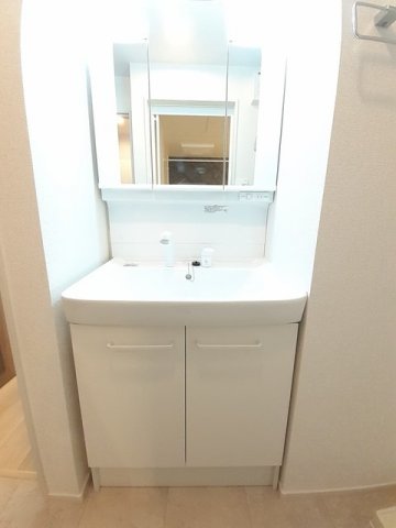 洗面設備　使いやすい洗面所です