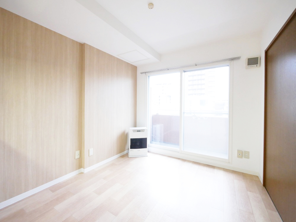 居室・リビング　エアコン付きリビング♪