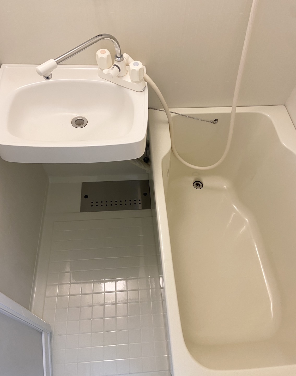 バス・シャワールーム　別部屋のお写真になります