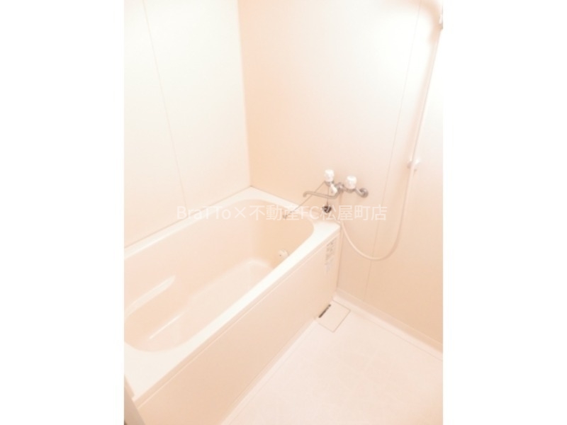 バス・シャワールーム　バス（追いだき機能付）