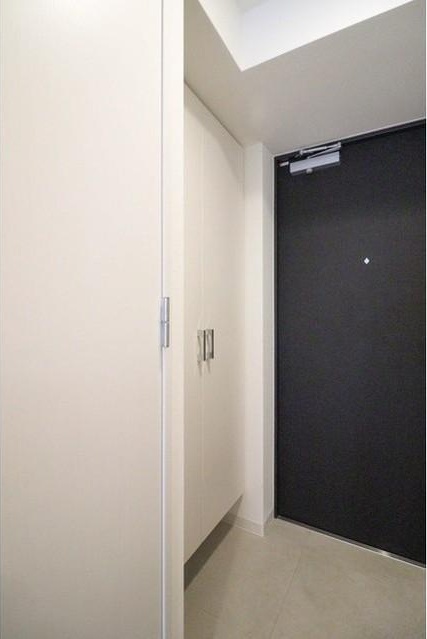 玄関　同物件別部屋写真