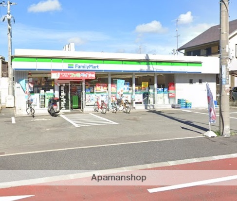 コンビニ　ファミリーマート（コンビニ）まで517m