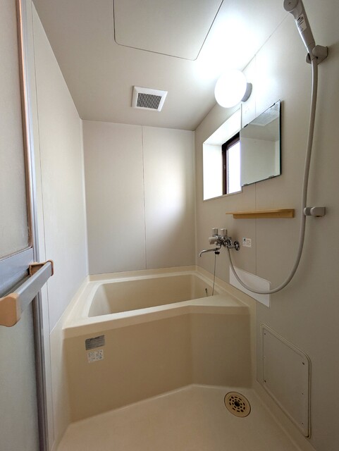 バス・シャワールーム　バス