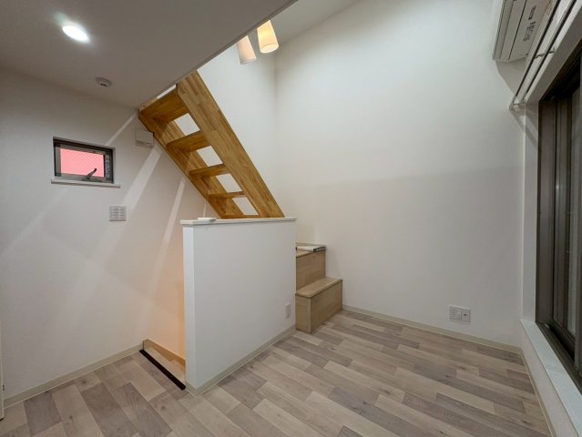 居室・リビング　ARMY I