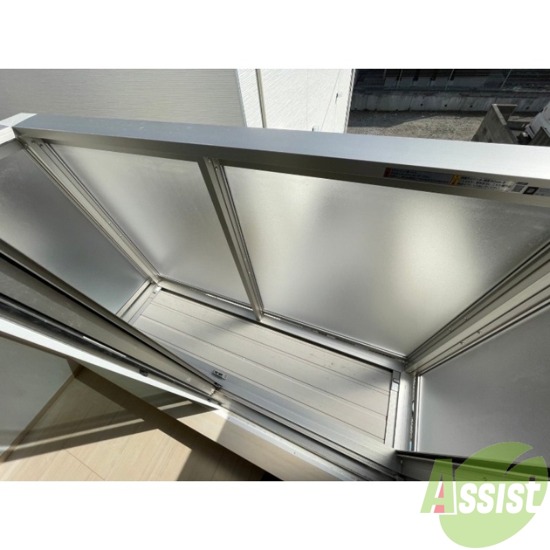 バルコニー　バルコニーが付いているので晴れた日は洗濯物が干せますね