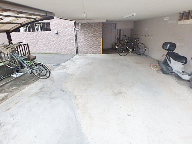 駐車場　駐車場