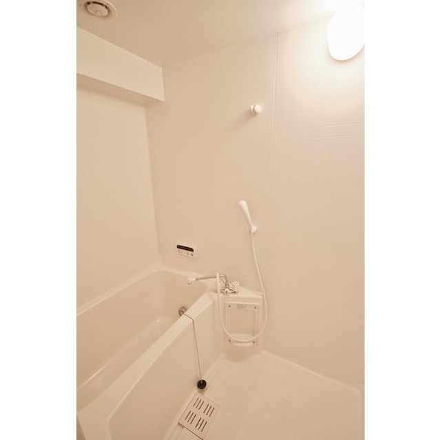 バス・シャワールーム　追い炊き機能付き☆