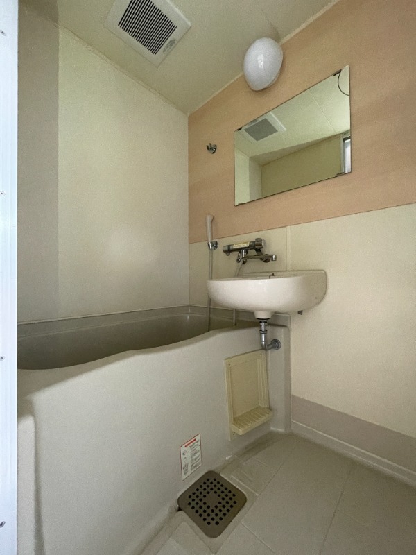 バス・シャワールーム　バスルームです！